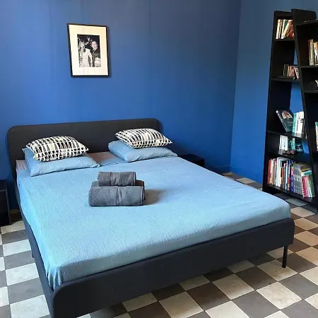 La Maison Bleue